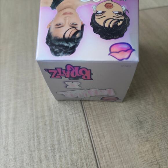 Mini Bratz x Kylie Jenner Series 1 "Final Look" Capsule Collectible Figures - Picture 4 of 8